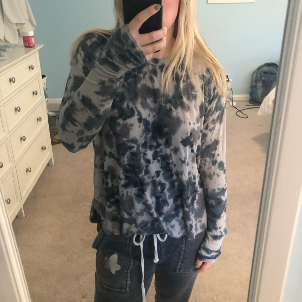 Feel The Piece Tie Dye Longsleeve